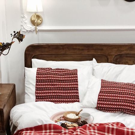 Chloe & Leo Boutique Homestay Ханой Екстериор снимка