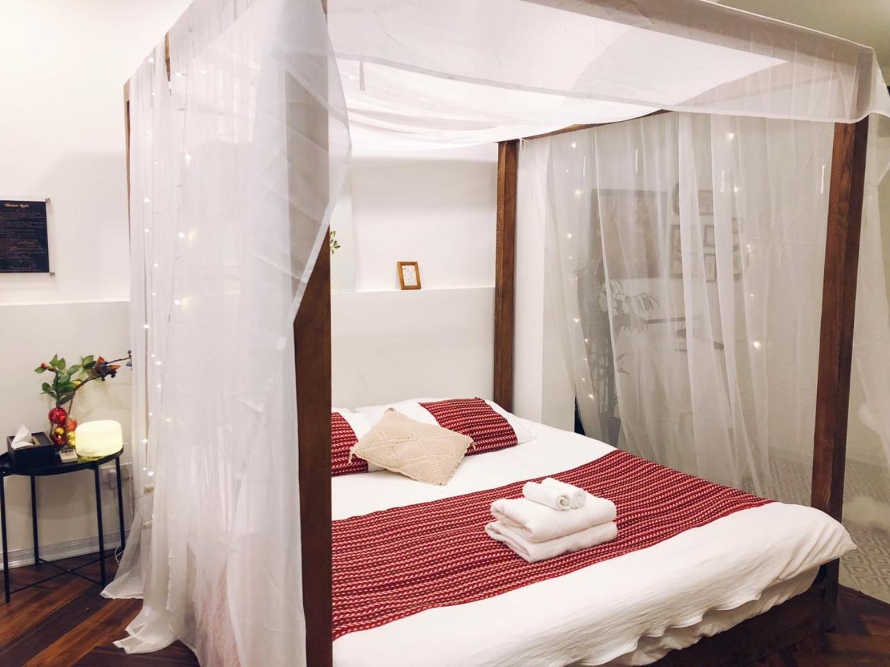 Chloe & Leo Boutique Homestay Ханой Екстериор снимка