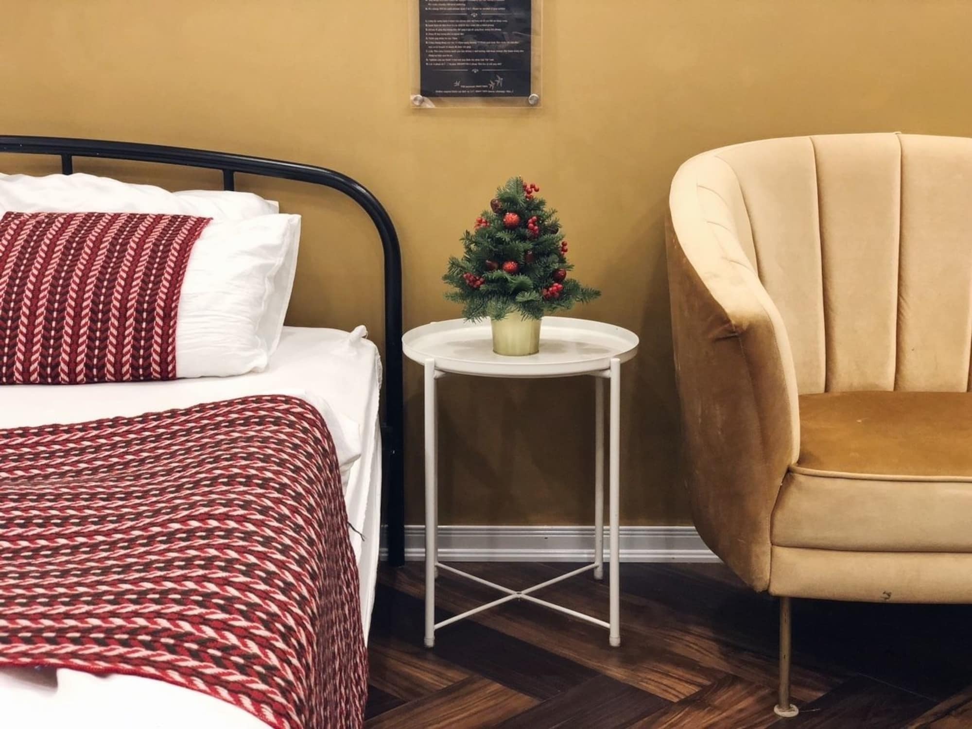Chloe & Leo Boutique Homestay Ханой Екстериор снимка
